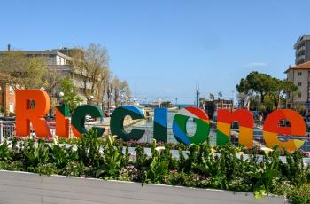 HOTEL OFFER MAY 1ST IN RICCIONE WITH FREE AMUSEMENT PARKS